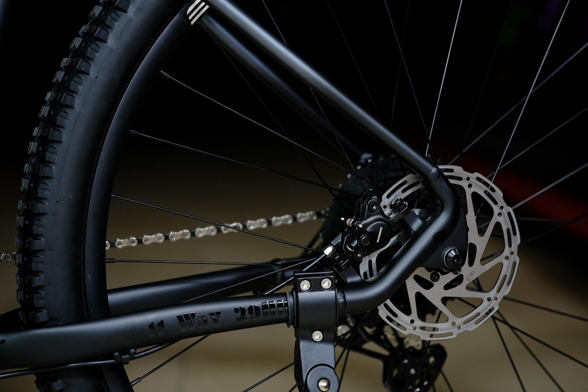 Тормоз гидравлический Shimano MT200
 HOKE 11 Way 29 HD матовый чёрный-серый 21